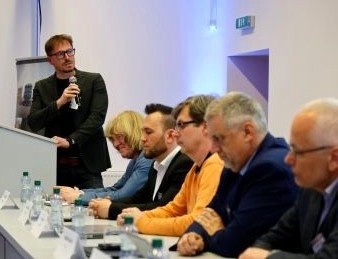 Konference-amper-2026