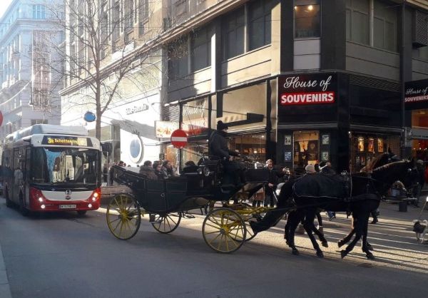 Vodikovy-bus-rampini-wien